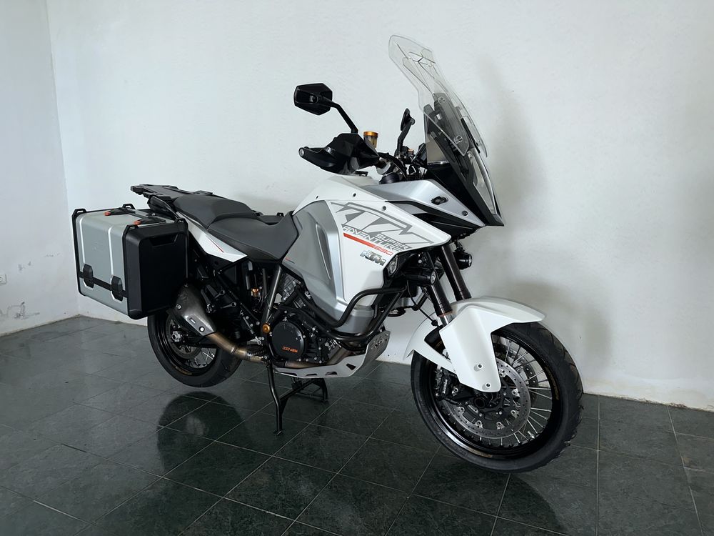 Ktm 1290 T ………….