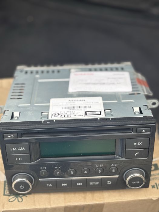 оригінальна магнітола від Nissan Juke