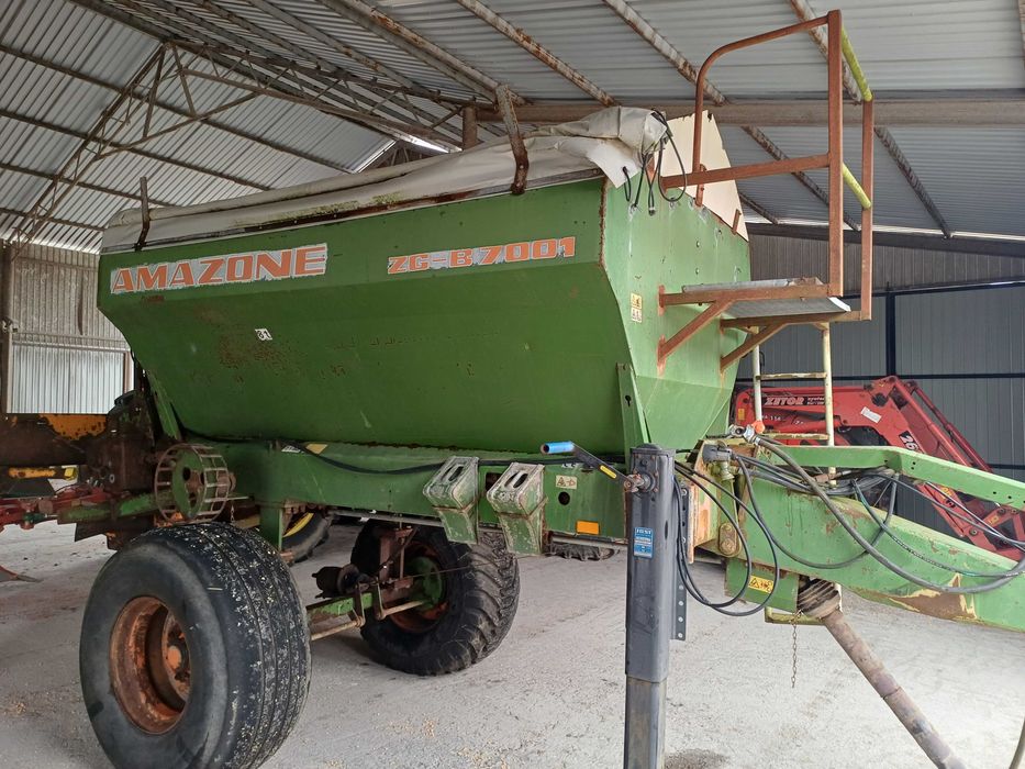 Rozsiewacz Amazone ZG-B 7001