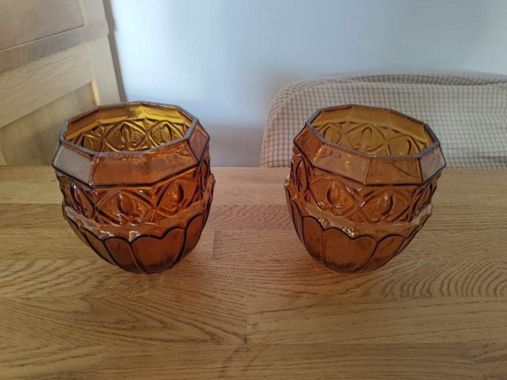 Dwa klosze szklane PRL bursztynowe vintage