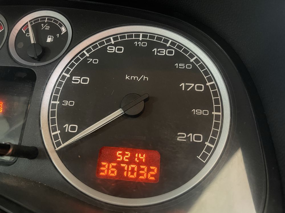 Peugeot 307 – Mecânica Impecável – 1700€