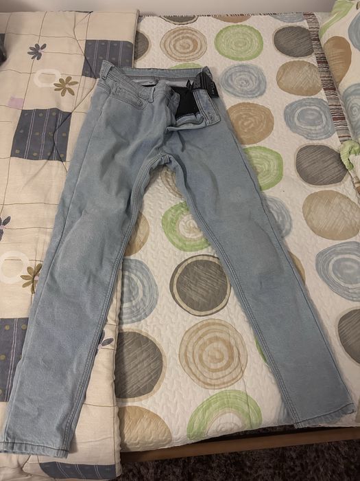 Calças jeans de motard com proteção joelhos e ancas