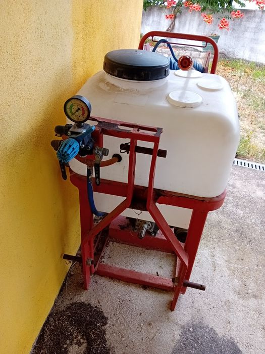 Pulvrizador trator