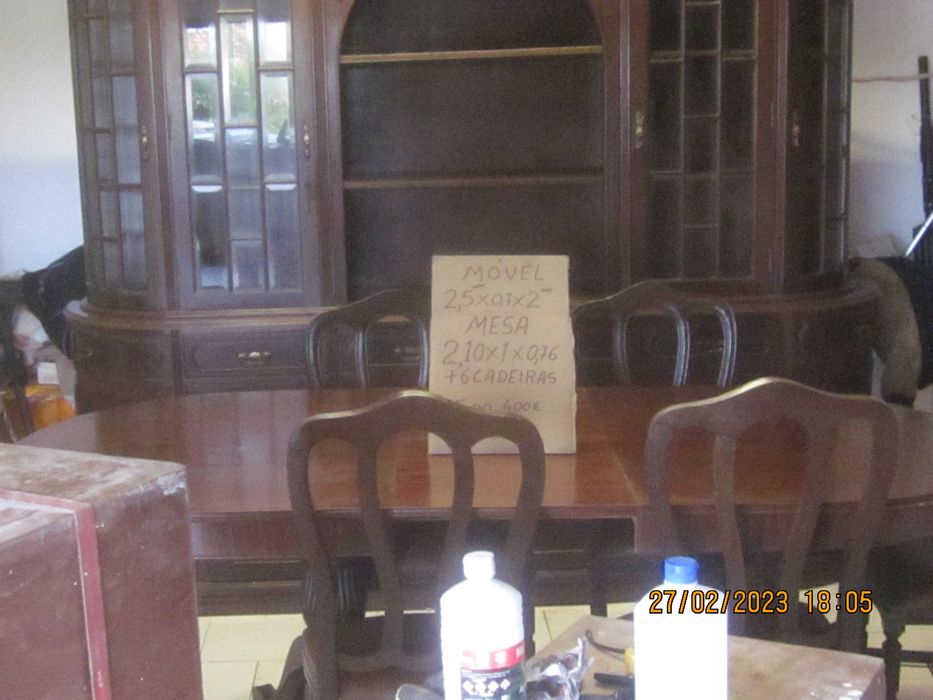 Movel casa jantar c, seis cadeiras,mesa tudo em bom estado.