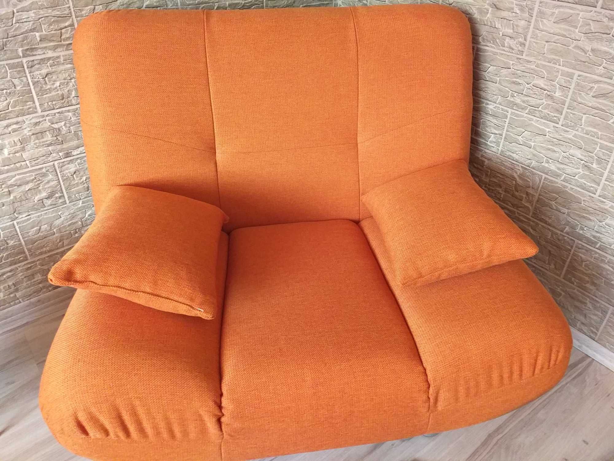 Sofa pomarańczowa