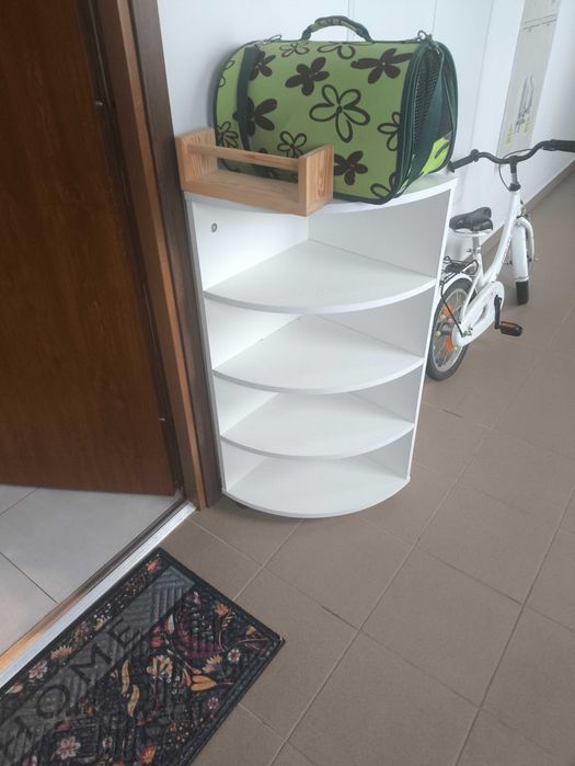 Oddam szafkę narożną