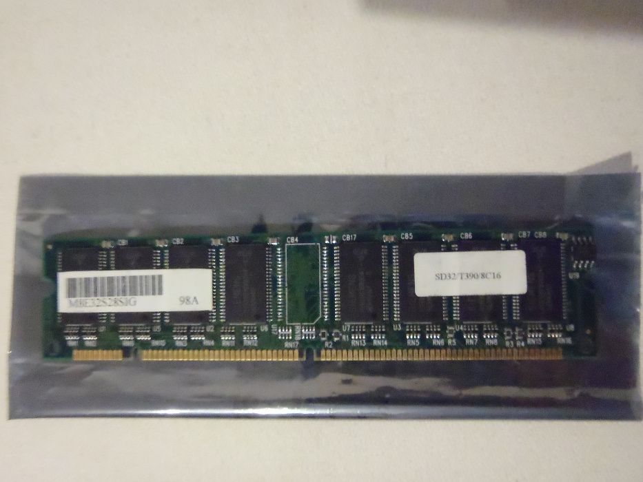 Lote de módulos de memoria DIMM SDRAM e DDR