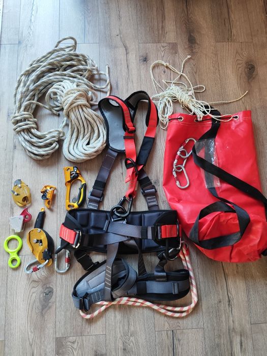 Uprząż przemysłowa z akcesoriami