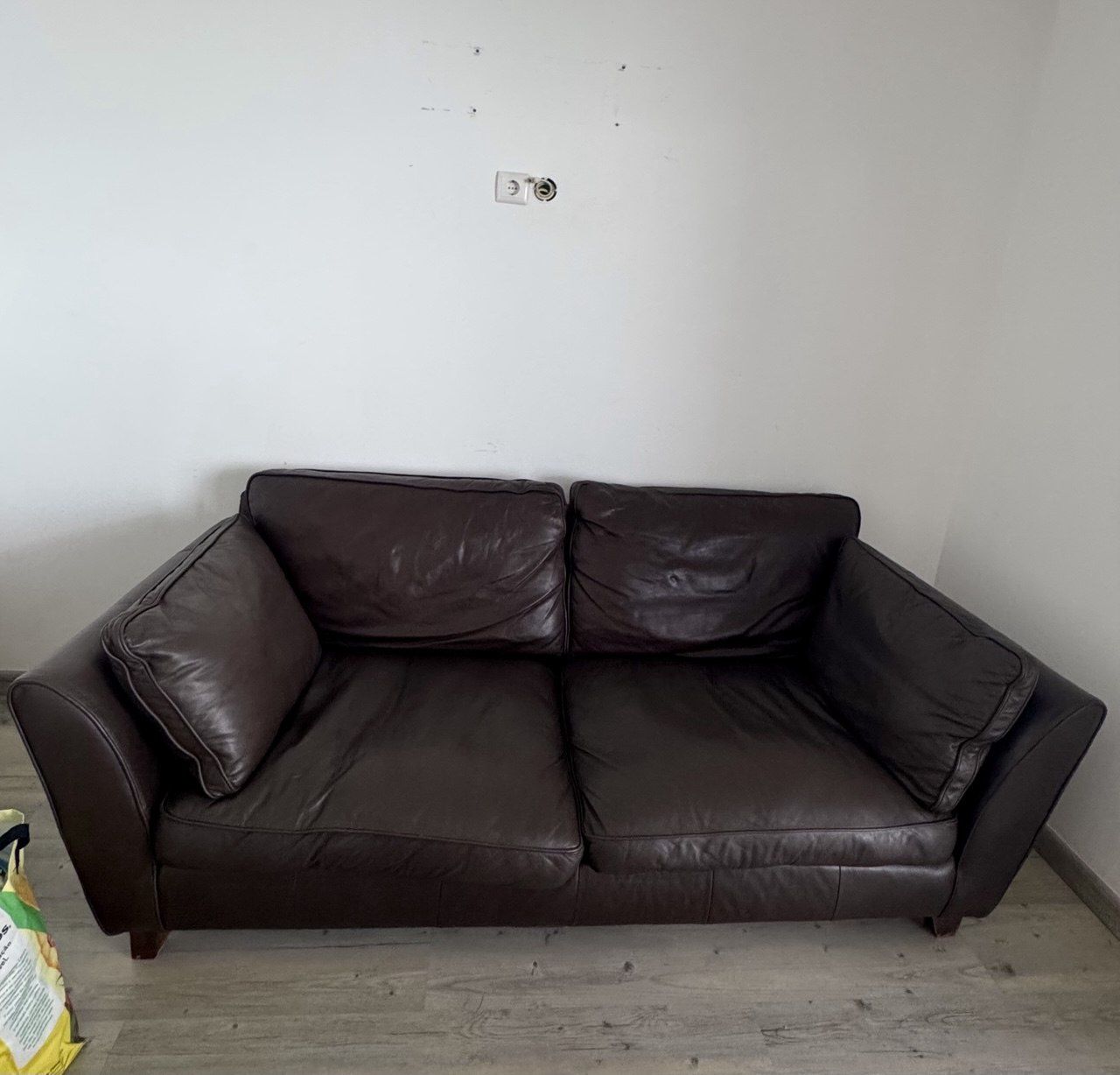 Sofa em pele Marc & Spencer 3 lugares cor chocolate