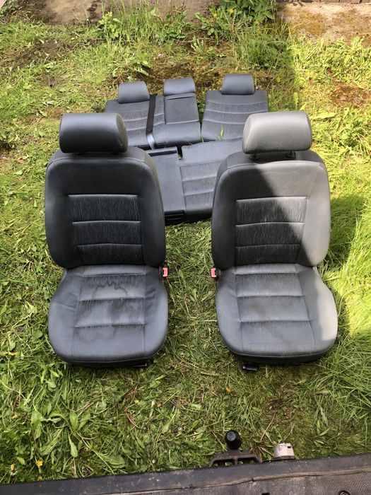 Sprzedam wnętrze tzn. Fotele i kanapa oraz boczki audi a6 c5