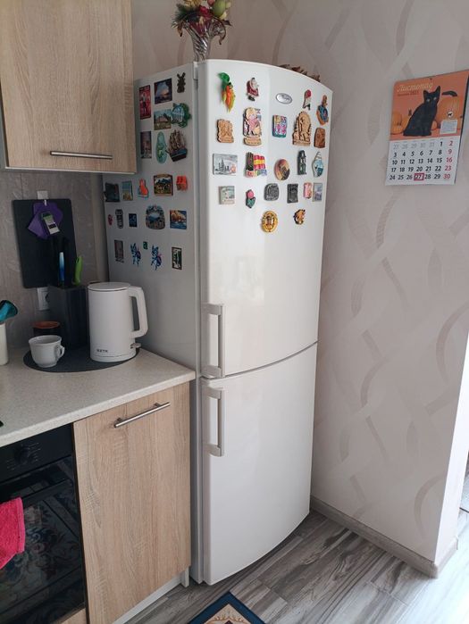 Холодильник Whirlpool б/у