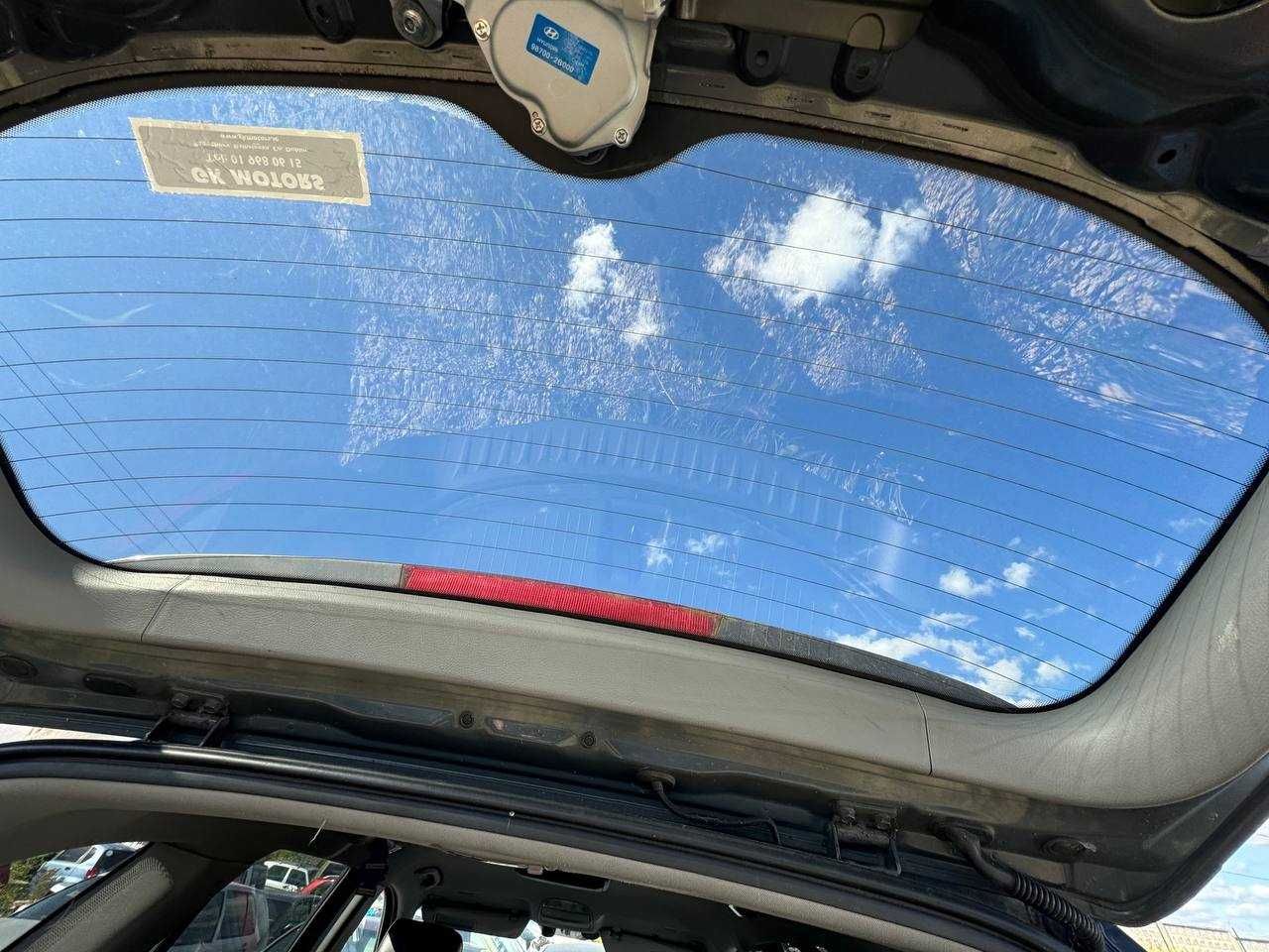 Кришка Багажника в зборі зі склом до Hyundai Santa Fe 2008