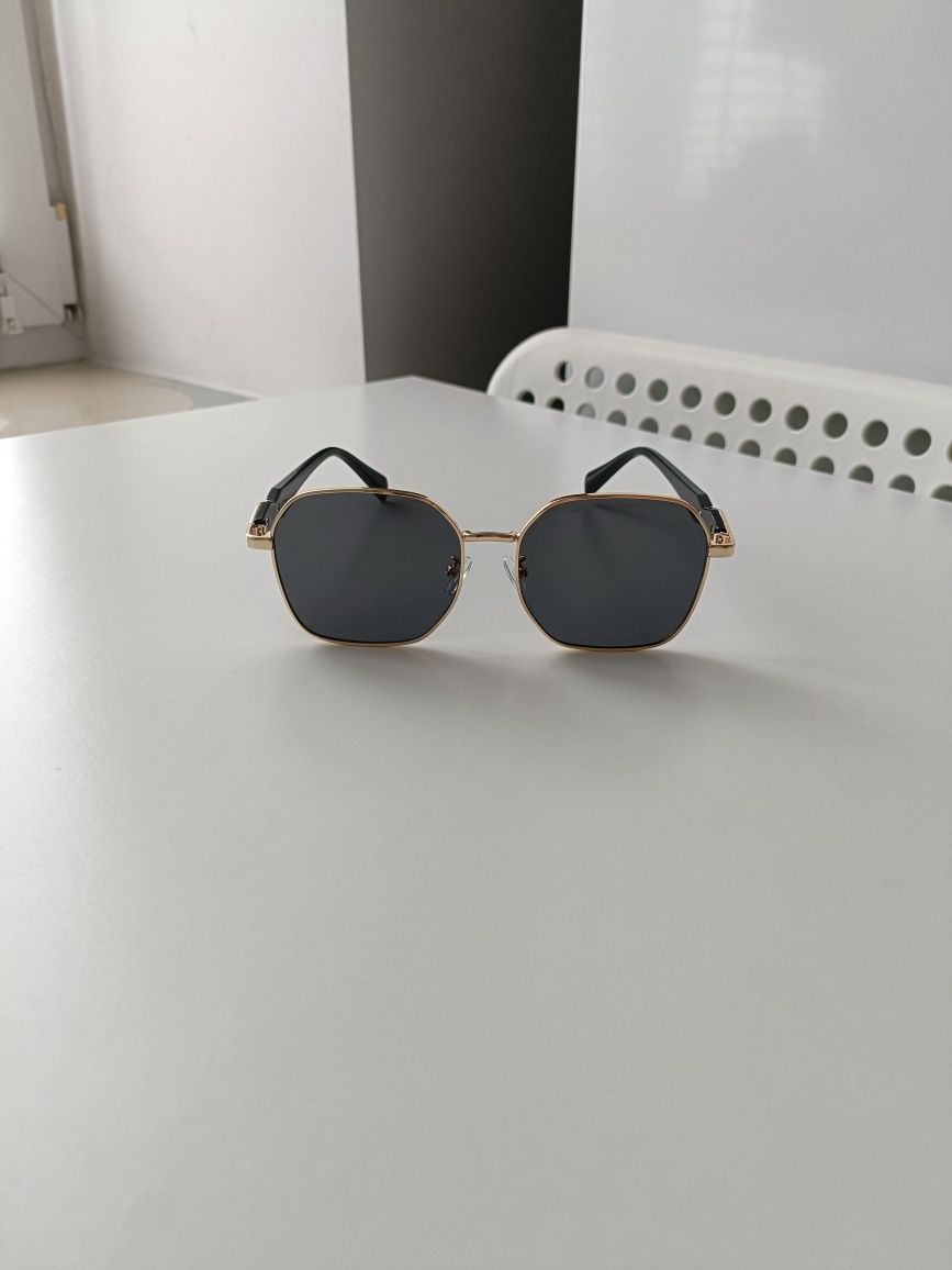 Nowe okulary przeciwsłoneczne czarno złote