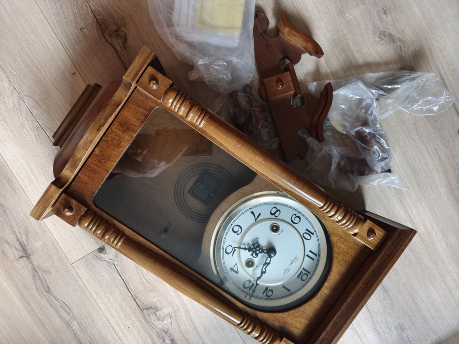 Zegar ścienny wiszący drewniany nowy