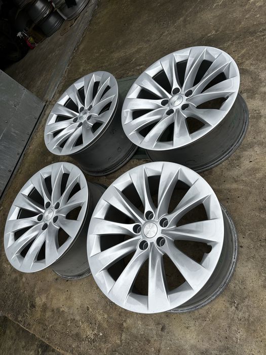 Диски різноширокі R20 5/120 Tesla model S X Диски оригінальні Тесла