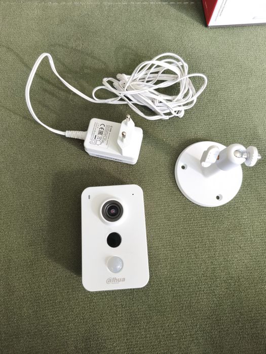Продам IP камера Dahua кубічна DH-IPC-K42P + карта пам'яті на 128GB