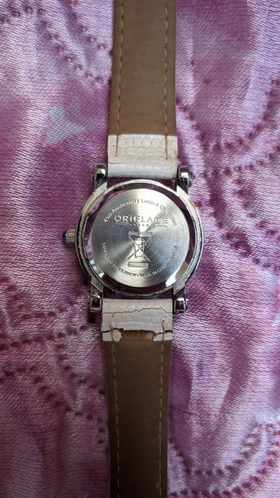 Продам часы "Oriflame 45th Anniversary Limited Collection