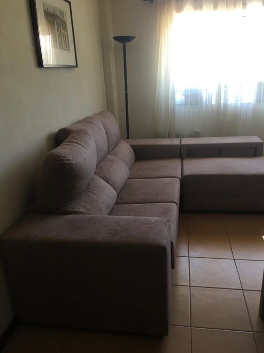 Sofá de canto castanho