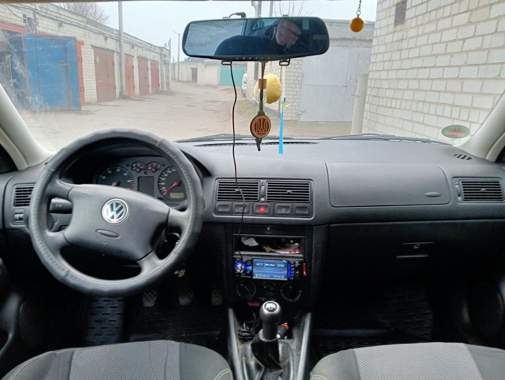 Продам vw golf 4 1.6 бензин