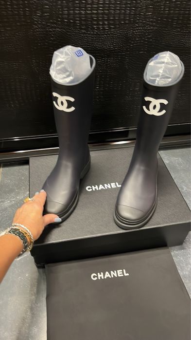 Chanel rain boots.резиновые сапоги шанель.гумові чоботи шанель.LUXE.