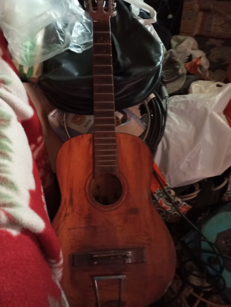 Guitarra clássica antiga