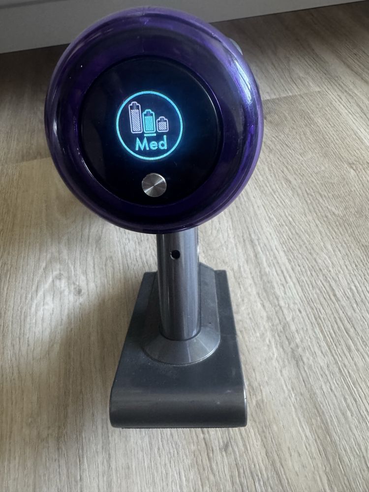 Odkurzacz pionowy Dyson V11 z wyswietlaczem
