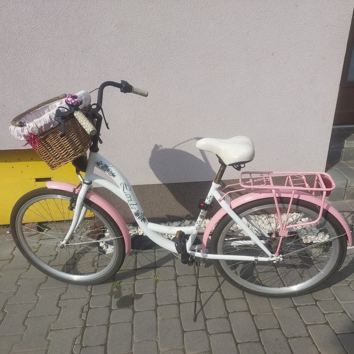 Biało różowy rower dla dziewczynki z koszykiem