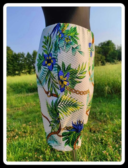 Amisu krótka spódnica na gumce w kwiaty z podszewką 40 L