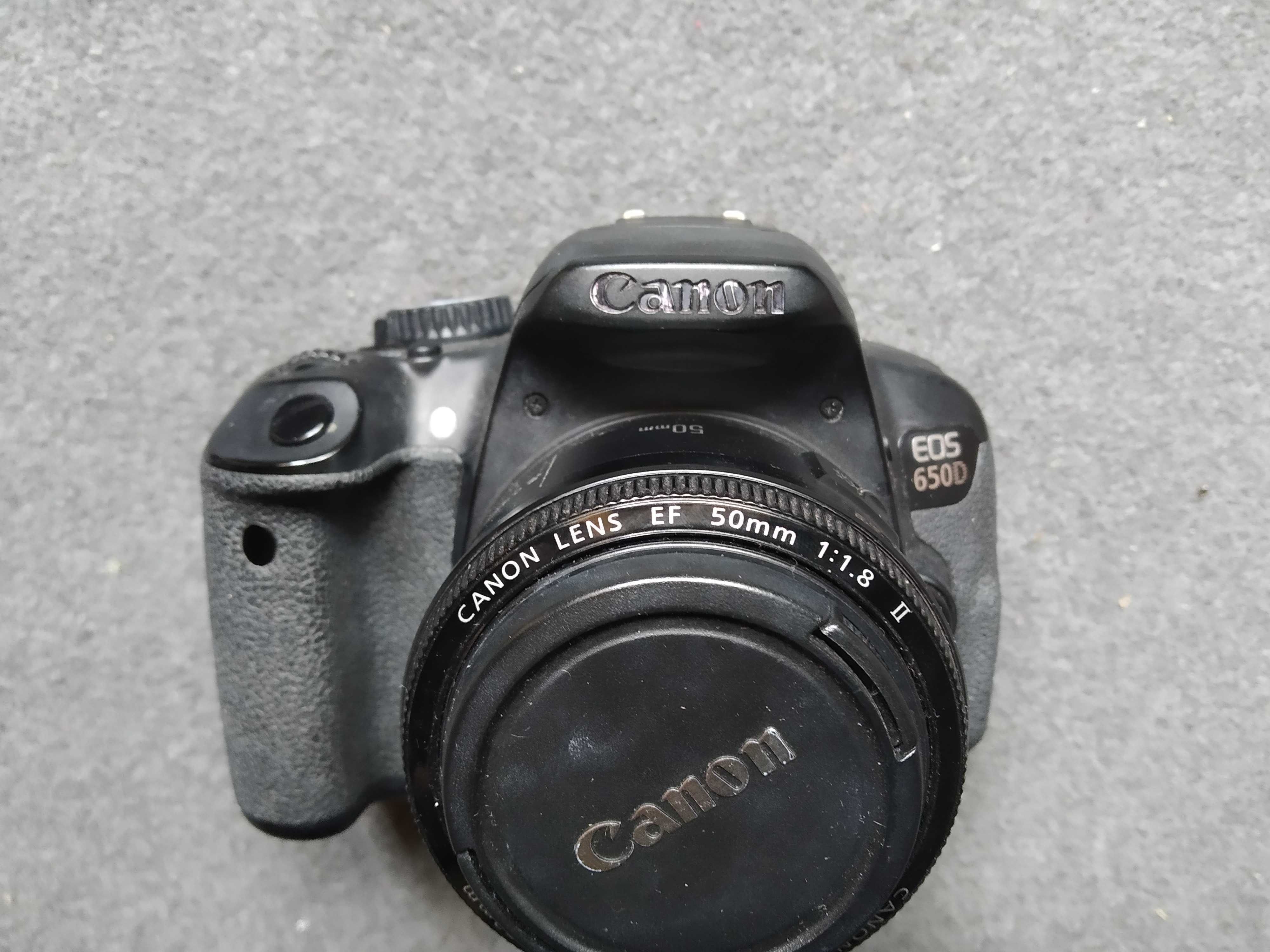 Canon EOS 650D Body Korpus /obiektyw 50mm/Grip Battery Pack - zestaw