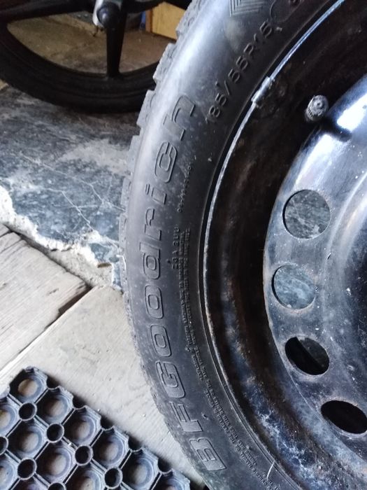 Sprzedam dwie opony