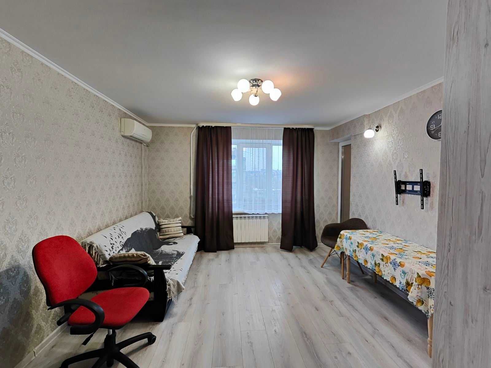ПРОДАМ 2-ох кімнатну квартиру по вул .Ак. Амосова