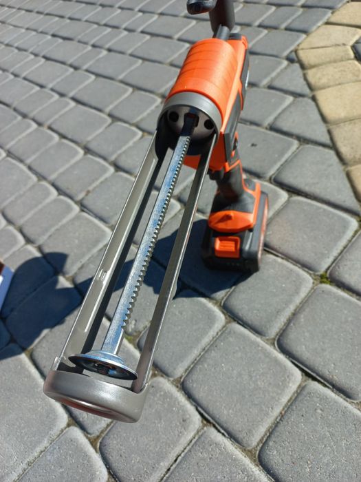 Акамуляторний пістолет для силікону powerplus powdp7050 пістолет