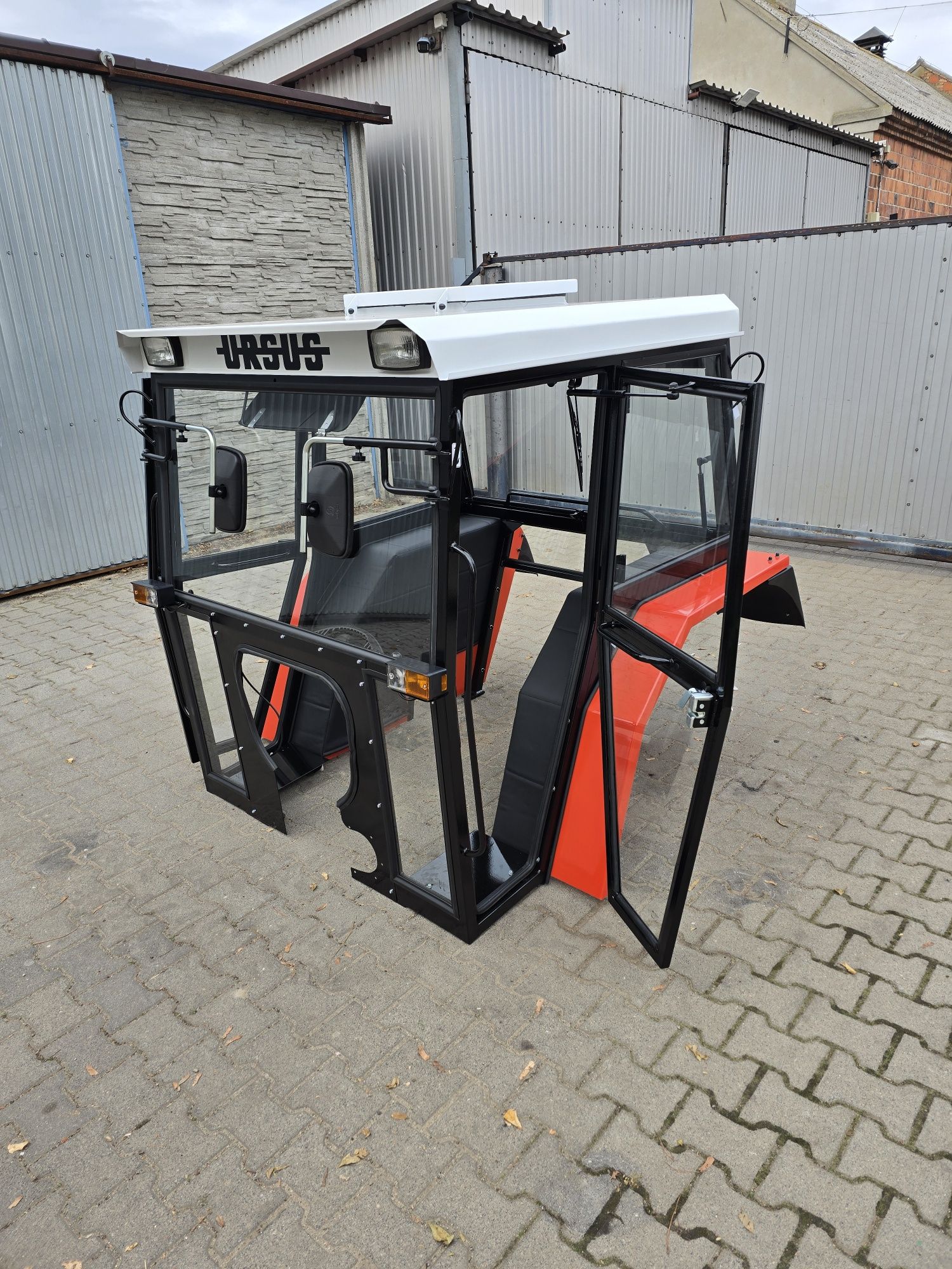 Kabina ciągnikowa C360 Kabina C 360 Ursus c360 Kabina do C360 Kabiny