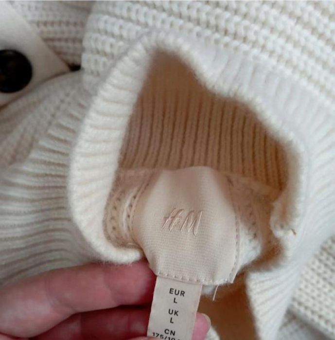 H&М божественний молочний светр-трансформер