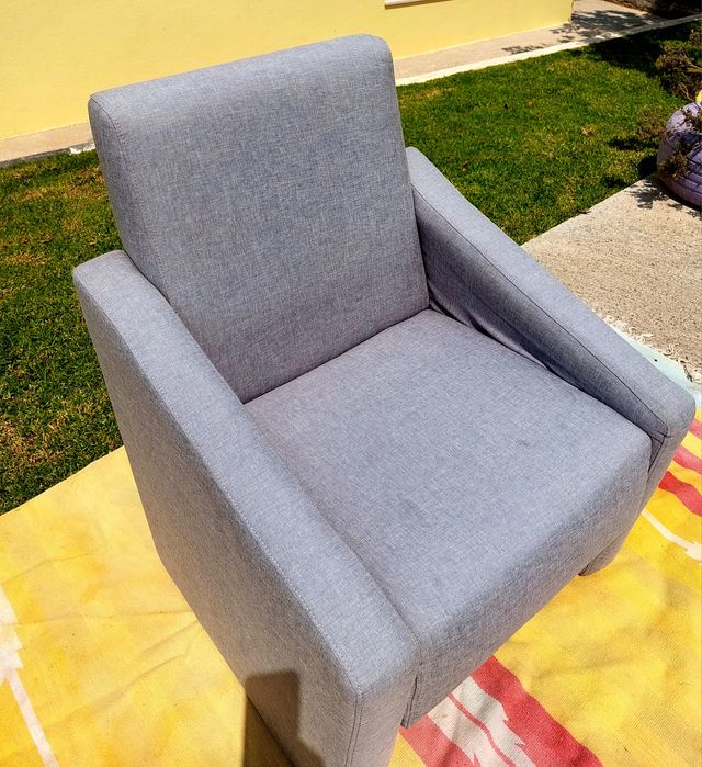 Cadeirão cinzento