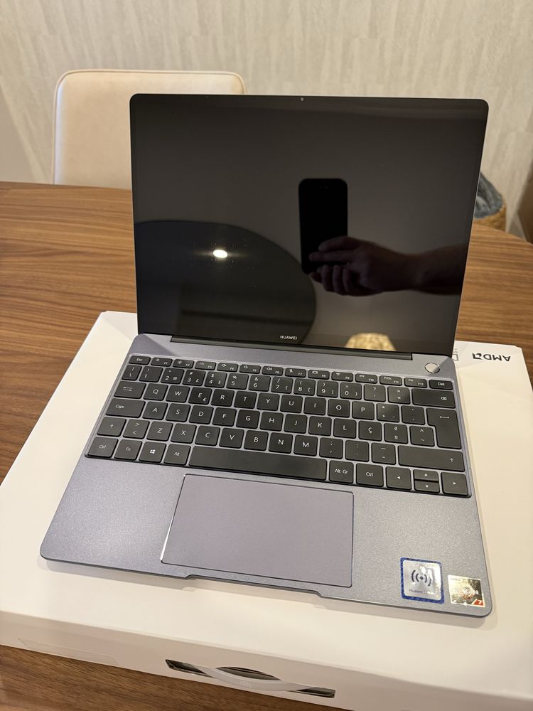 Portátil Huawei MateBook 13 AMD Ryzen 7 - 16GB - 512GB