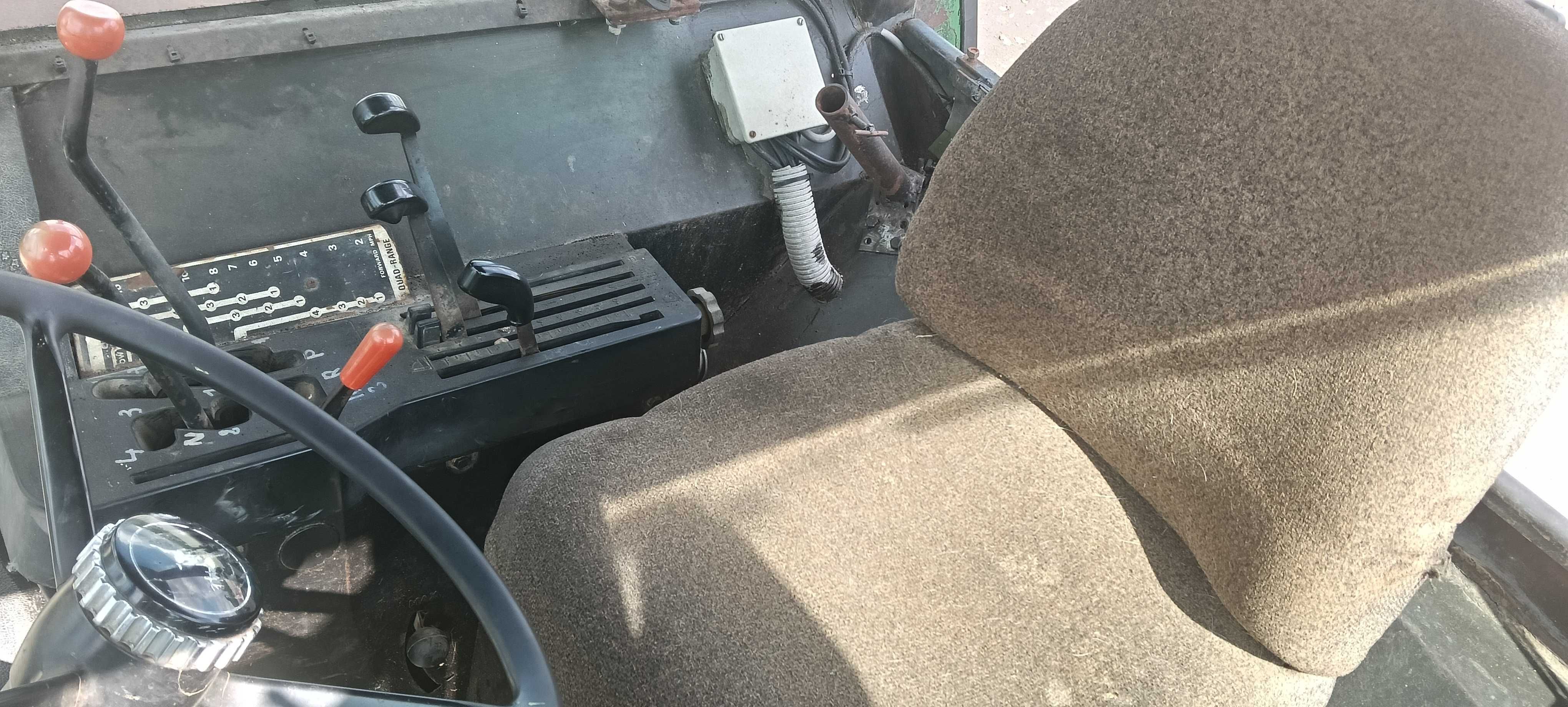 Ciągnik John Deere 4230