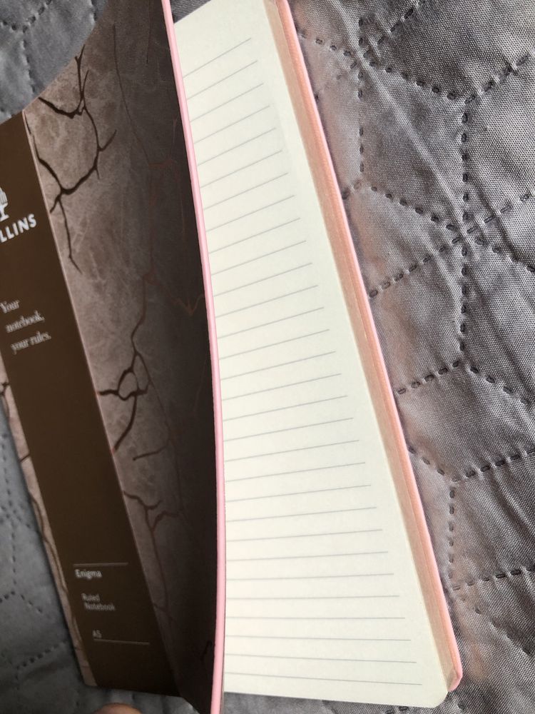 477. Nowy zeszyt/ruled notebook Collins. A5. Pudrowy róż ze złotem