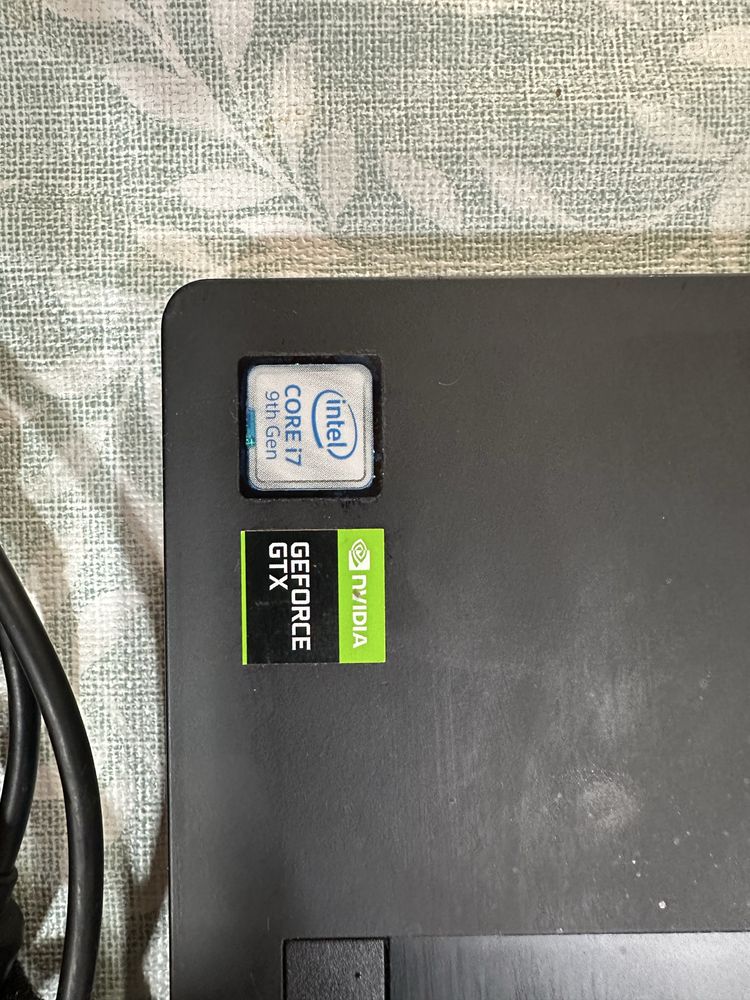 Lenovo Legion Gaming i7 9750HF GTX 1650 16gb Ram portatil laptop