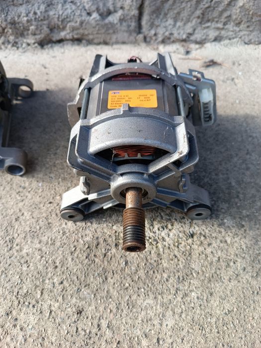 Продам недорого електродвигун до пральної машини Indesit та Gorenje