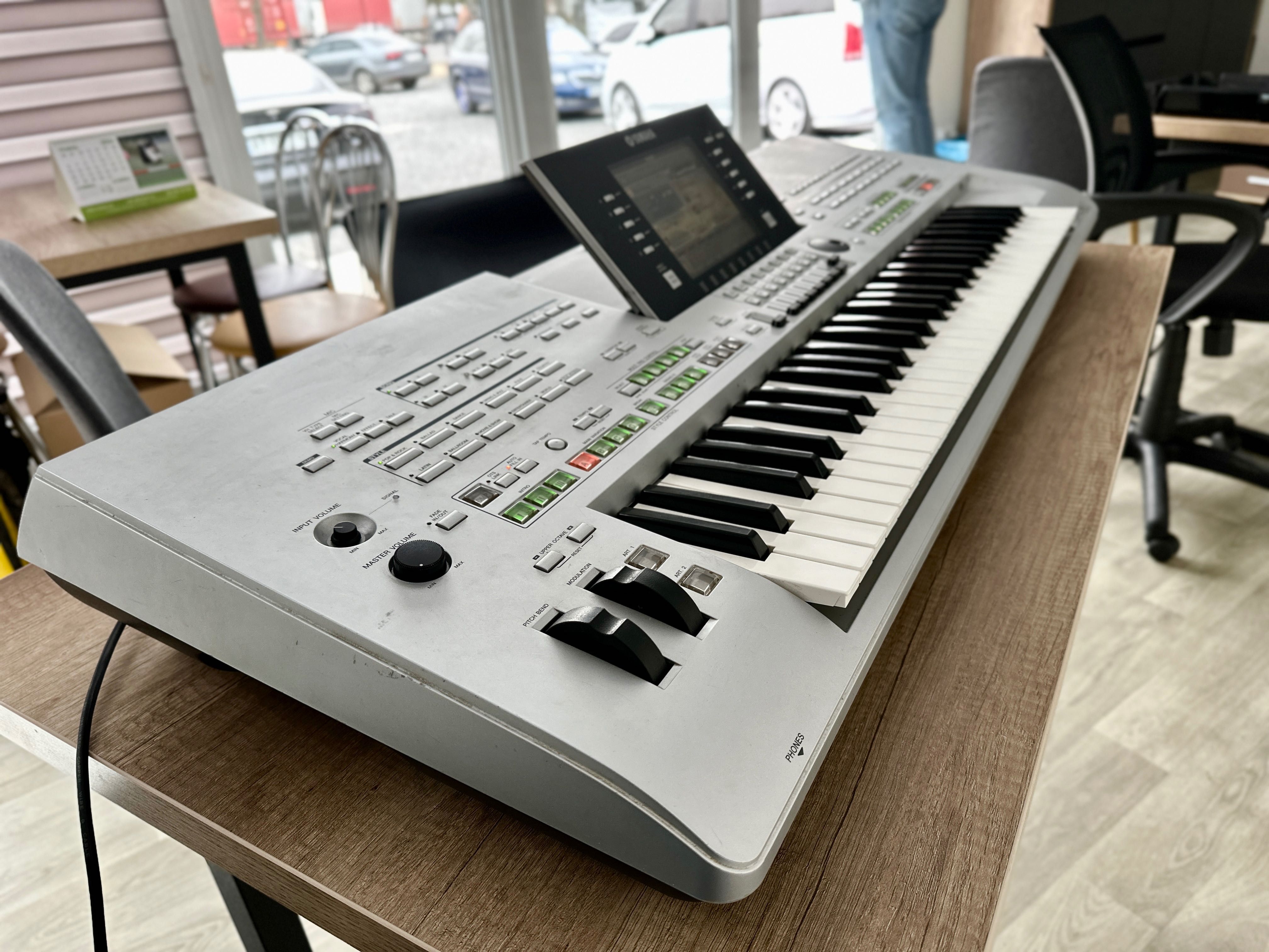 Yamaha Tyros 3 синтезатор орган клавіша ямаха