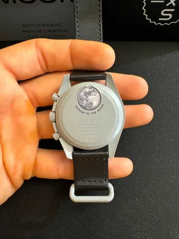 Swatch x Omega Bioceramic Moonswatch Mission to the Moon
SO33M100
