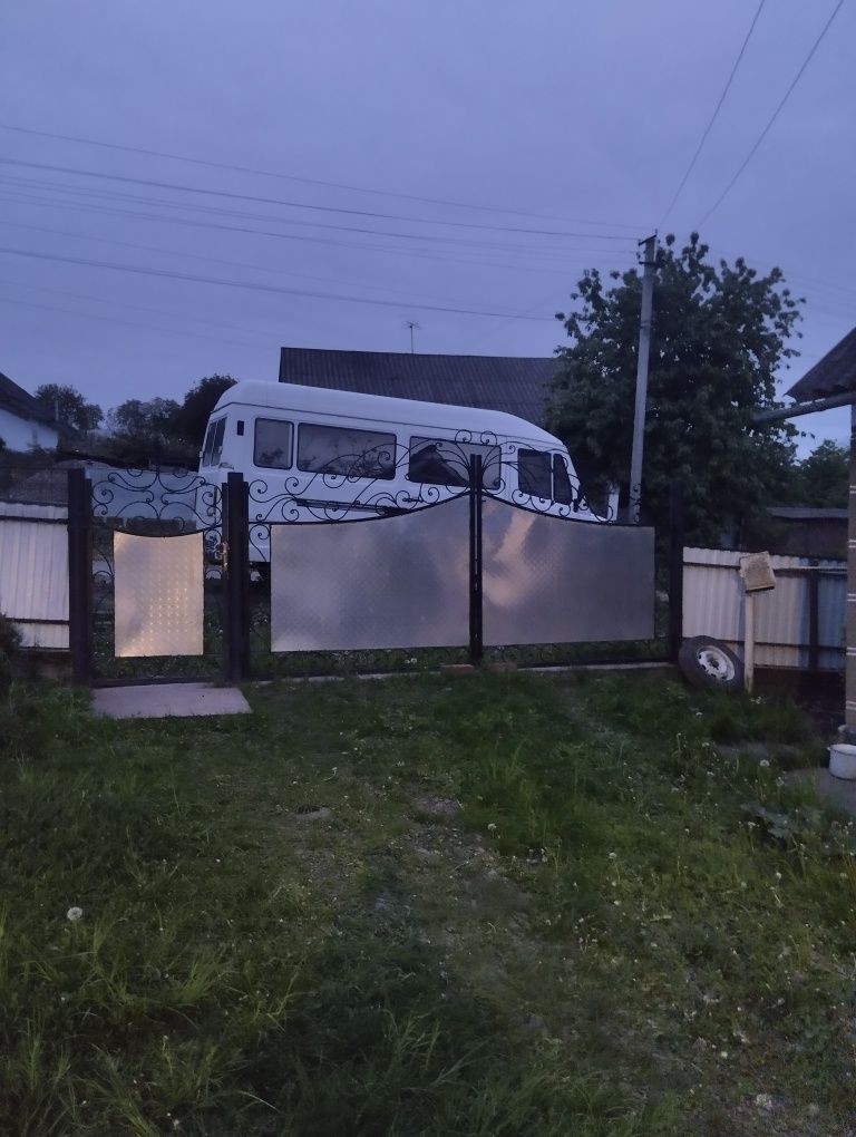 Груз пас дві тисяч