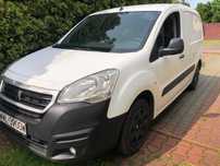 Peugeot PARTNER 1,6HDI/ VAT-1/ bdb. stan i wyposaż/duża NAVI/3 miejsca