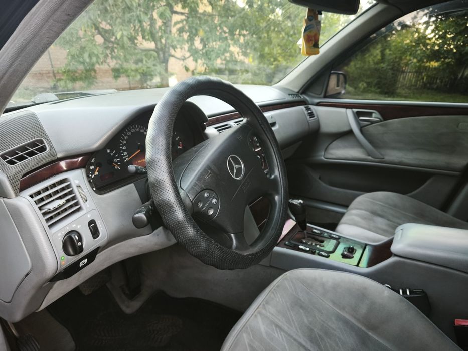 Продам Мерседес 2.2 дизель коробка автомат