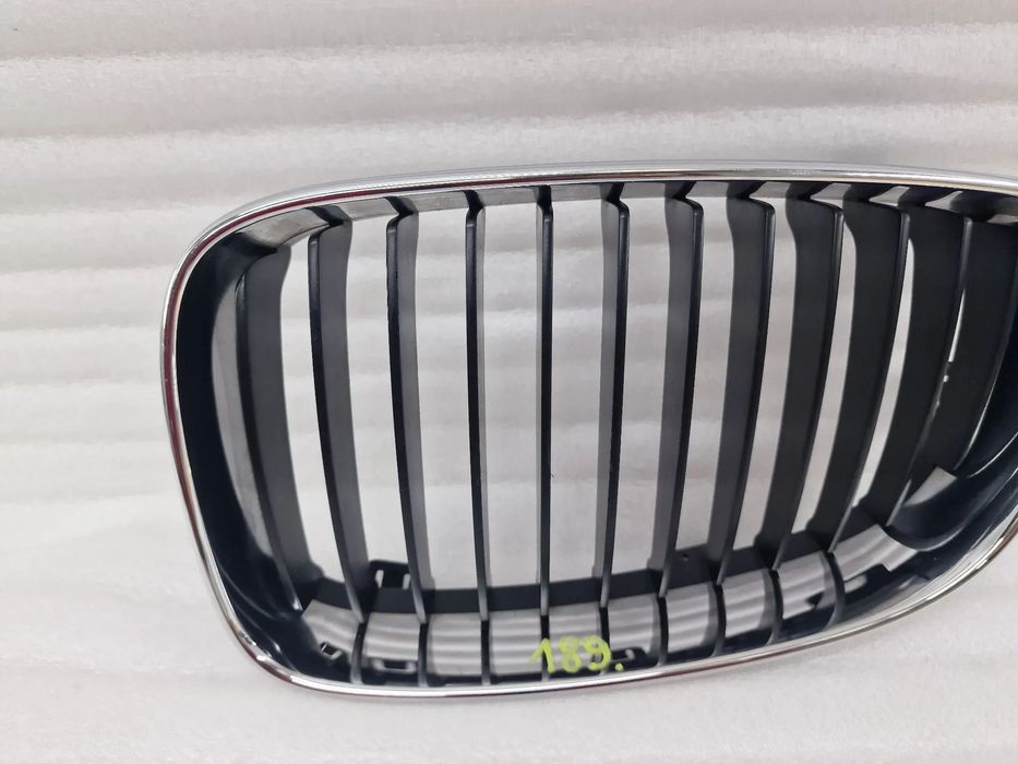 BMW E81 / E87 LIFT 06- LEWA NERKA / ATRAPA / GRILL PRZEDNI PRZÓD , NR 51137179655 / 7179655 / 51137166439 / 7166439 , NR AUKCJI GL189