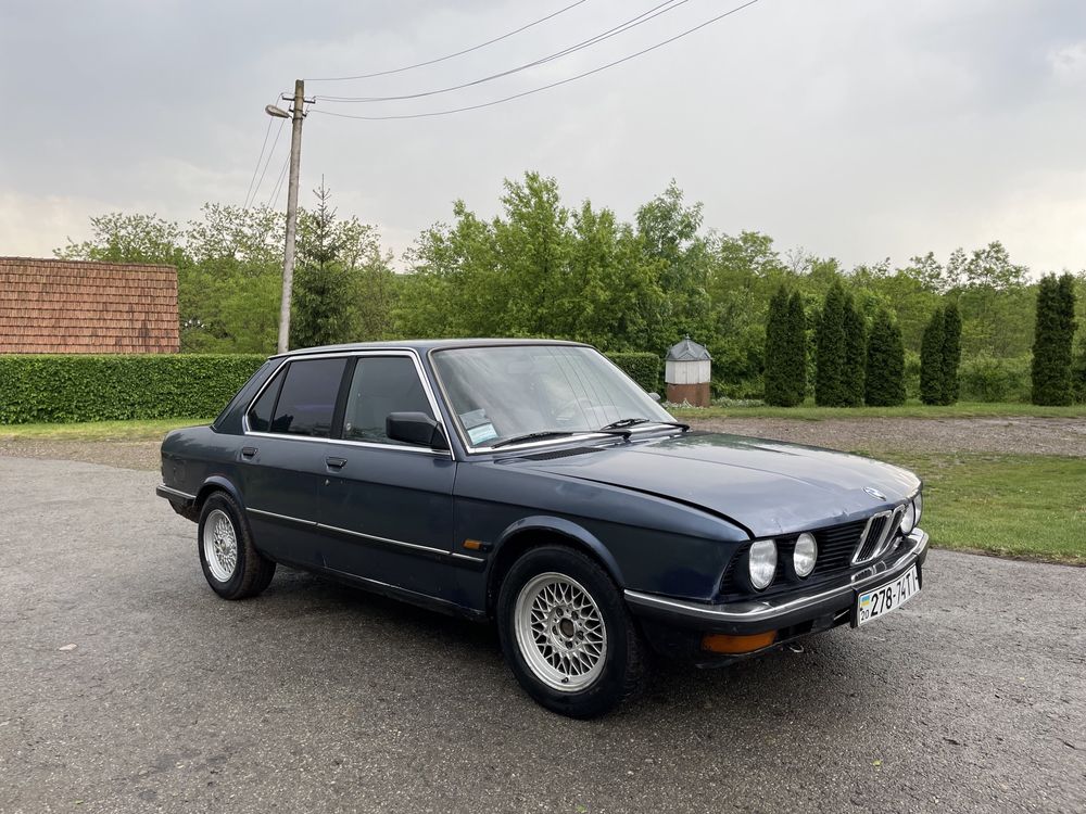 BMW 520 E28  Акула 1986