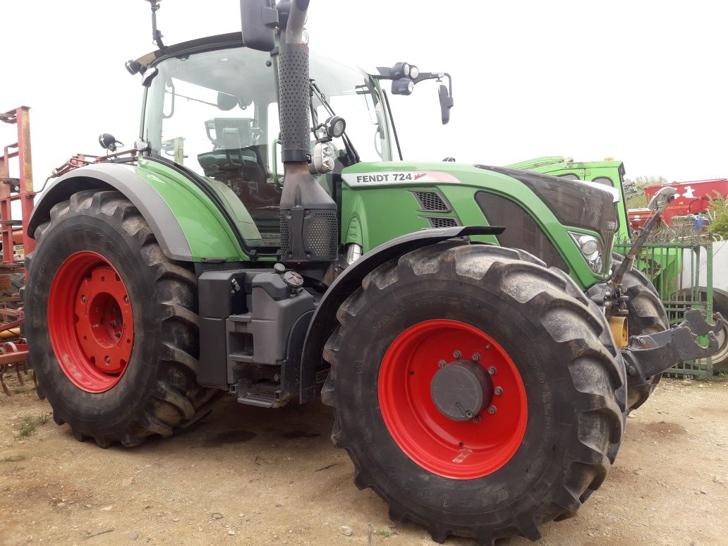 FENDT VARIO 724 Profi Plus. Nowy silnik cały.