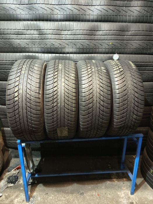 225/55R17 Bridgestone Blizzak LM001