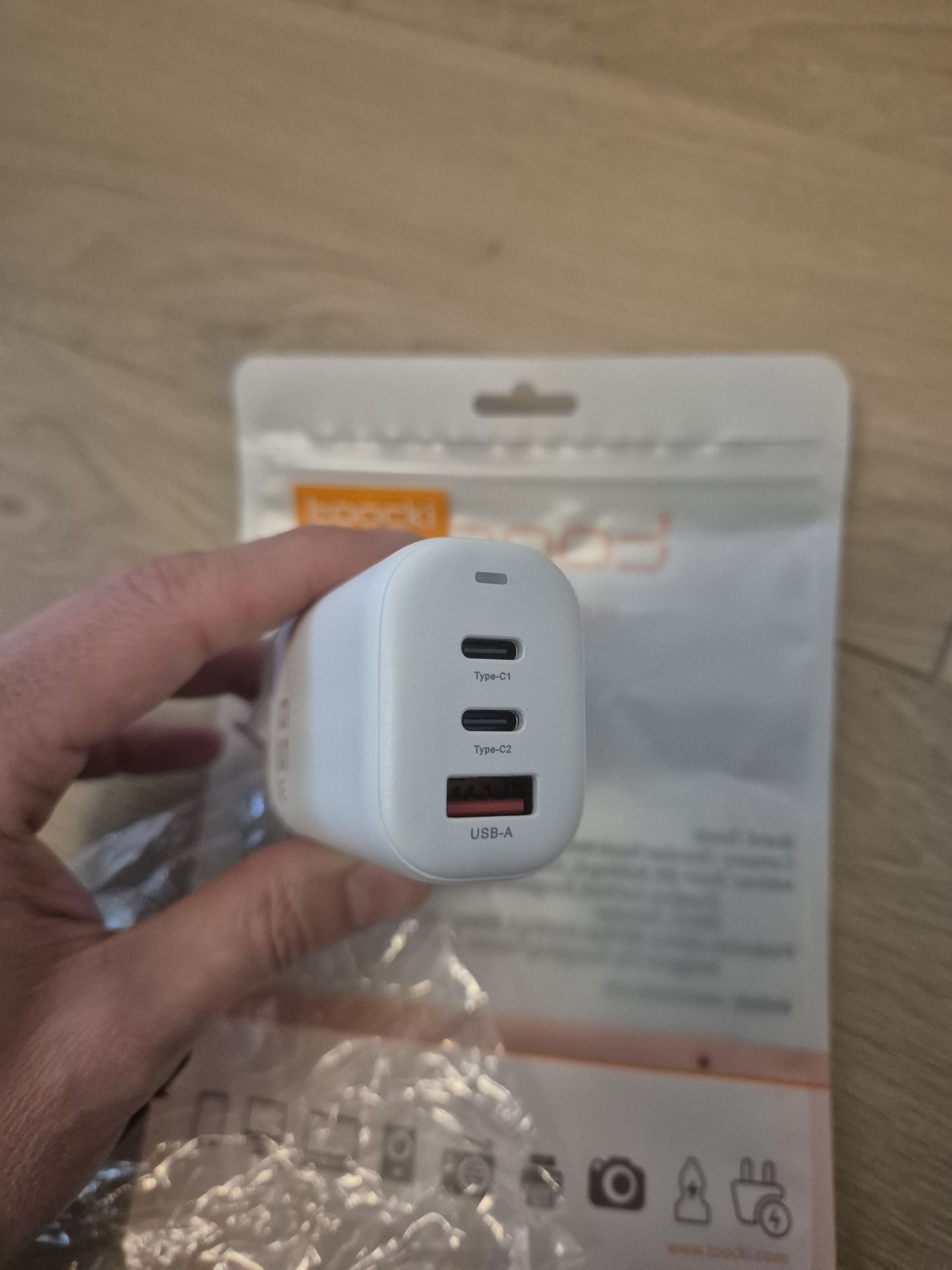 3арядний блочьок (зарядка) Тoocki 65W GaN USB-С.
